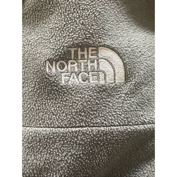 The Northface Gray Fleece Hoodie Girl’s Size 7/8 Front Zipper Two Pockets. - Picture 6 of 7